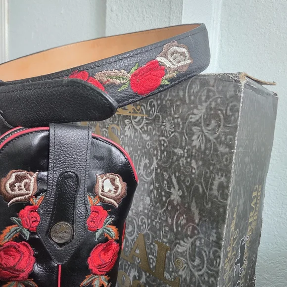 Western Red Rose Embroidered Boots With Matching Belt - Picture 3 of 7